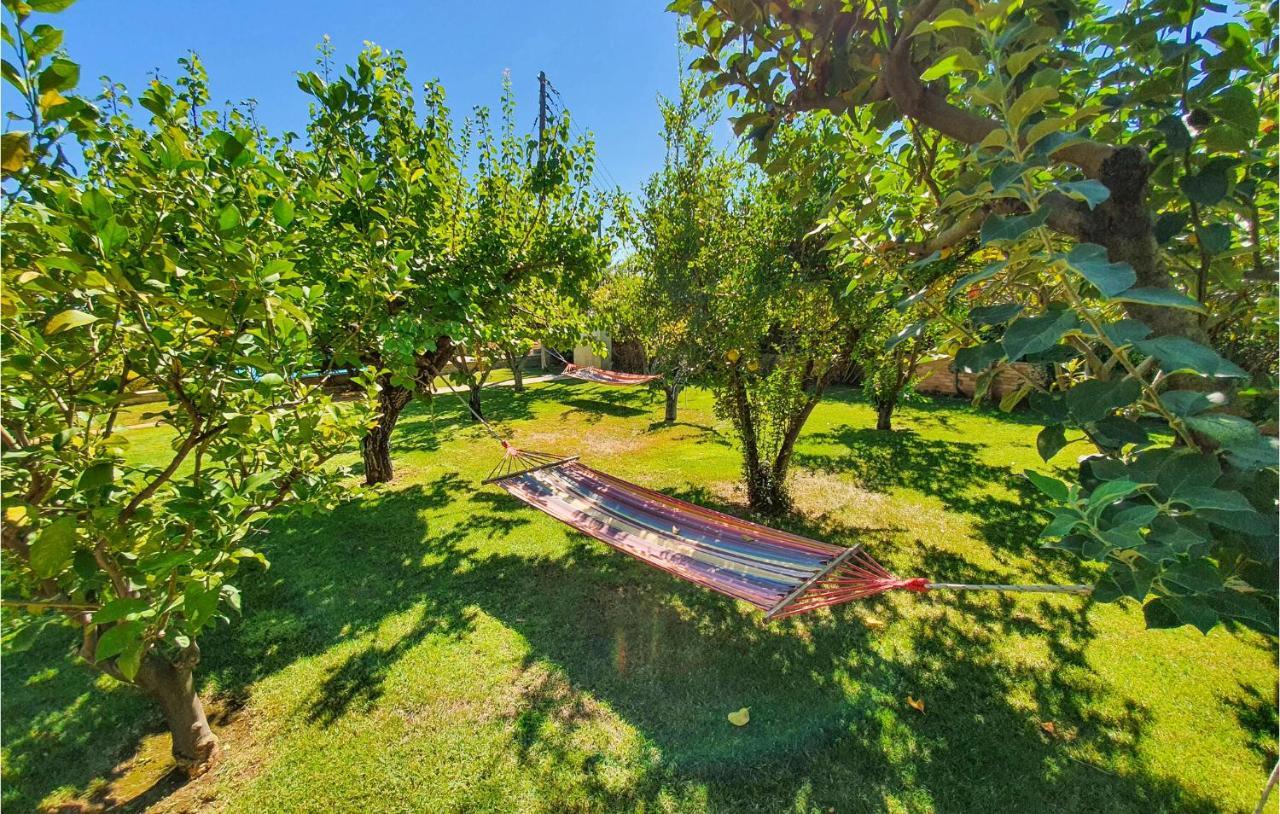 Lovely Home In Kiato With Wifi Exterior foto